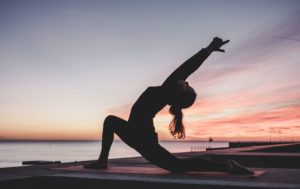 saludo al sol yoga en lanzarote